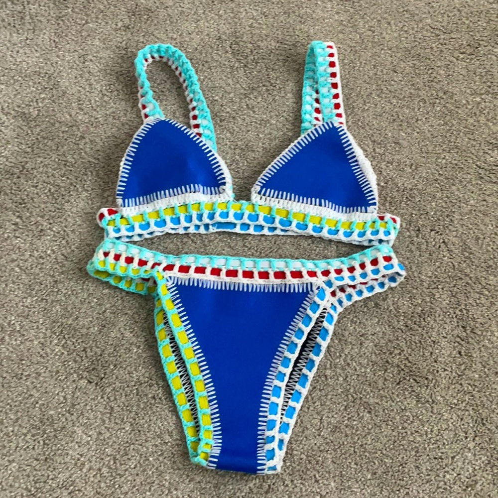 blue Kiini bikini look alike